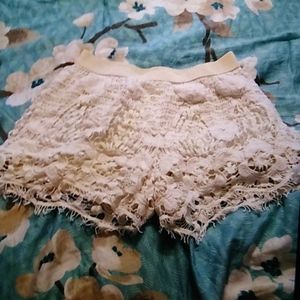 American Eagle White Short